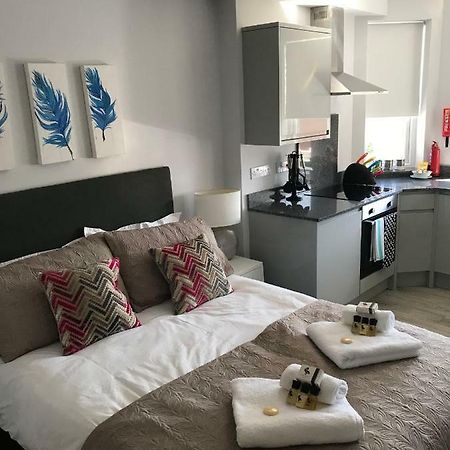 Berkshire Serviced Apartment Helena 12 Ρίντινγκ Εξωτερικό φωτογραφία