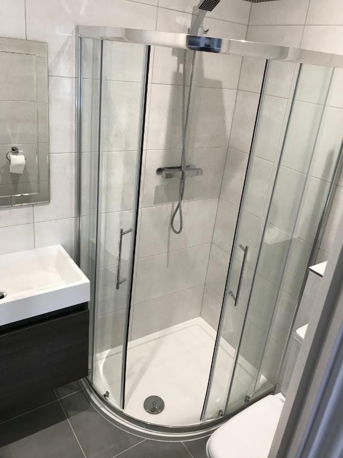 Berkshire Serviced Apartment Helena 12 Ρίντινγκ Εξωτερικό φωτογραφία