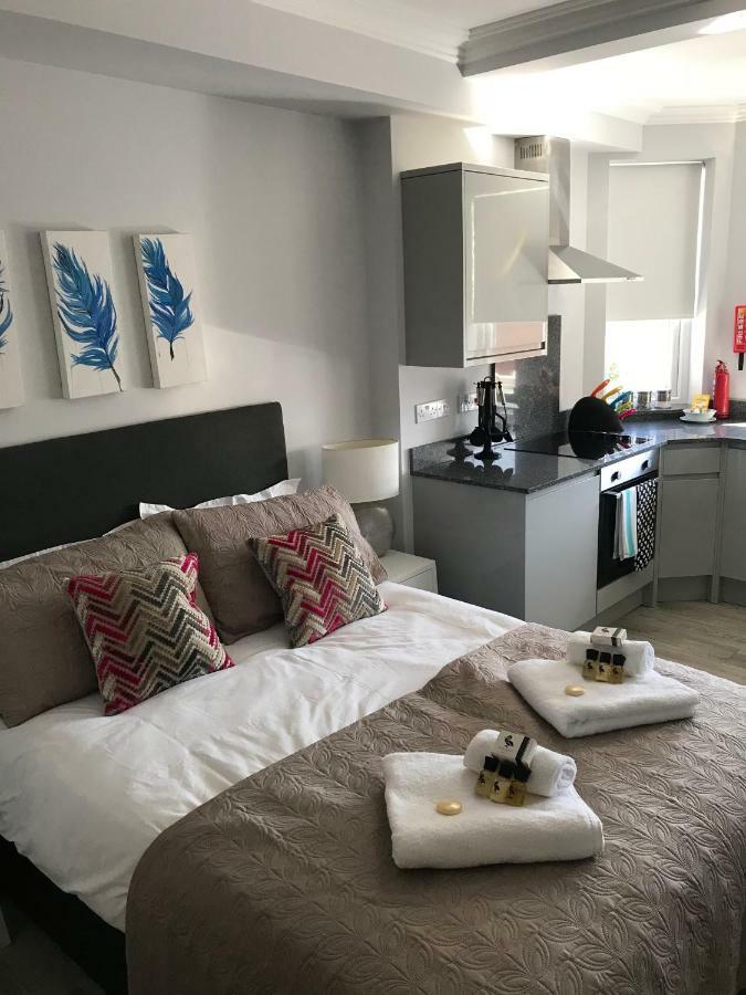 Berkshire Serviced Apartment Helena 12 Ρίντινγκ Εξωτερικό φωτογραφία